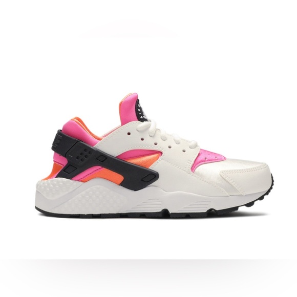 Nike Shoes - Nike huaraches women’s 8